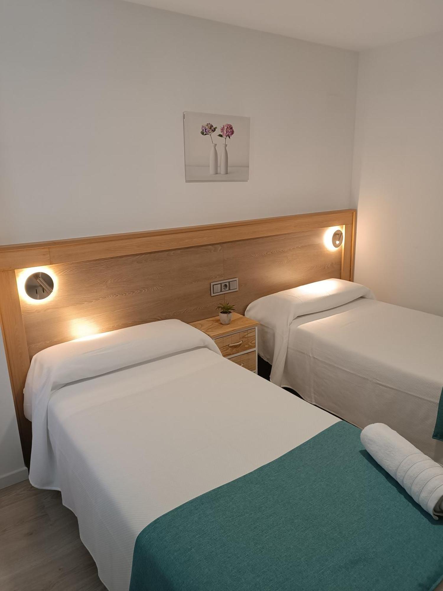 Apartamentos Turisticos Avila Puerta De San Isidro 1-4 Esterno foto