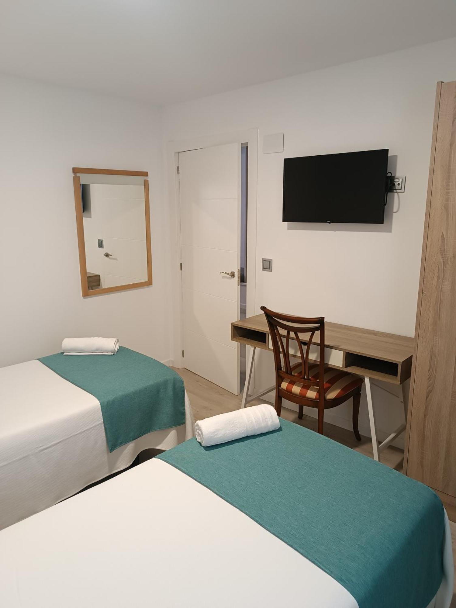 Apartamentos Turisticos Avila Puerta De San Isidro 1-4 Esterno foto