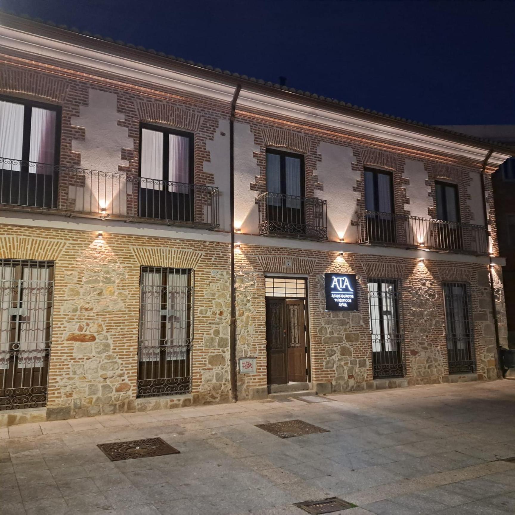 Apartamentos Turisticos Avila Puerta De San Isidro 1-4 Esterno foto